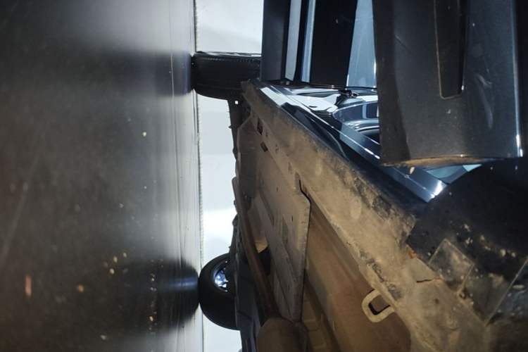 Used CHANGAN UNI-Z 2025 1.5T Luxury Version Right Side Sill