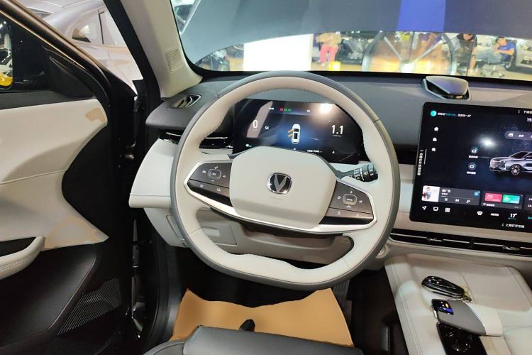 Used CHANGAN UNI-Z 2025 1.5T Luxury Version Steering Wheel