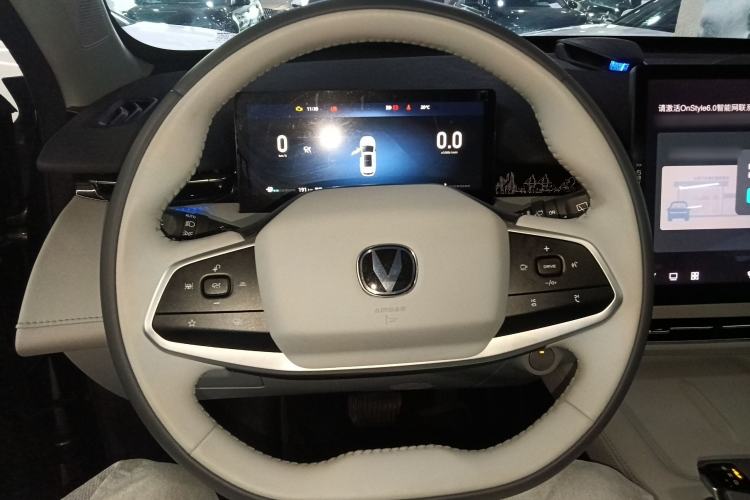 Used CHANGAN UNI-Z 2025 1.5T Premium Edition Steering Wheel