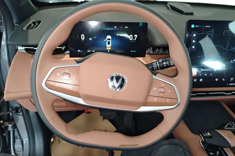 Used CHANGAN UNI-Z 2025 1.5T Premium Edition Steering Wheel