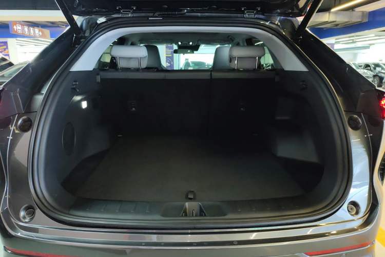 Used CHANGAN UNI-Z 2025 1.5T Luxury Version Trunk