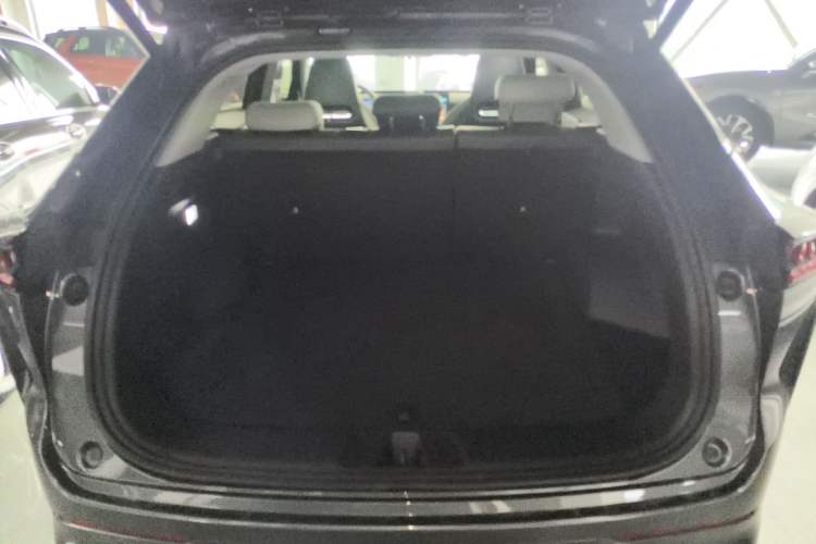 Used CHANGAN UNI-Z 2025 1.5T Premium Edition Trunk