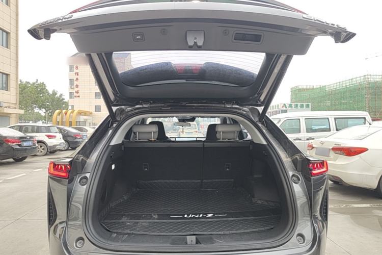 Used CHANGAN UNI-Z 2025 1.5T Luxury Version Trunk