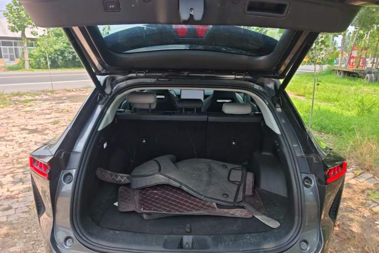 Used CHANGAN UNI-Z 2025 1.5T Premium Edition Trunk
