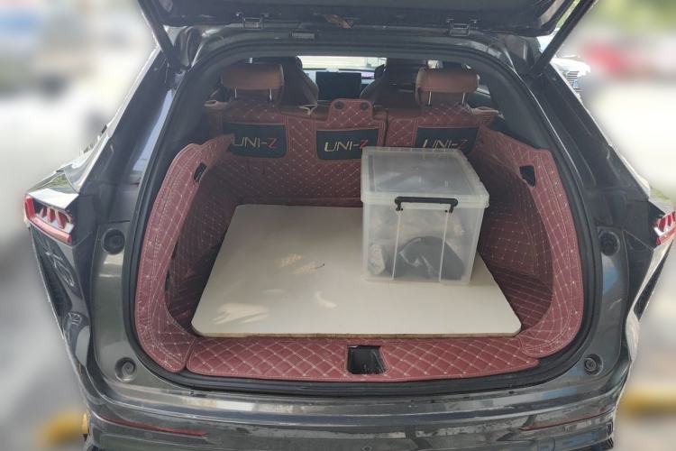 Used CHANGAN UNI-Z 2025 1.5T Luxury Version Trunk