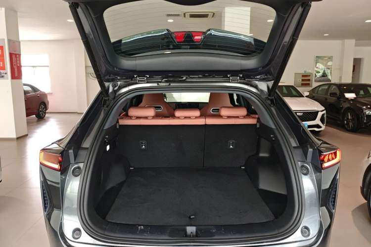 Used CHANGAN UNI-Z 2025 1.5T Premium Edition Trunk
