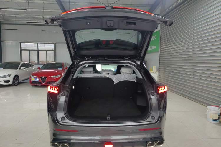 Used CHANGAN UNI-Z 2025 1.5T Premium Edition Trunk