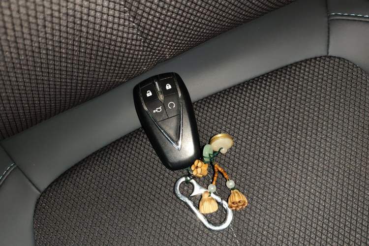 Used CHANGAN UNI-Z 2025 1.5T Luxury Version Vehicle Key