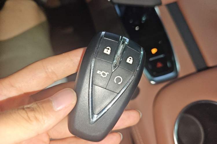 Used CHANGAN UNI-Z 2025 1.5T Luxury Version Vehicle Key