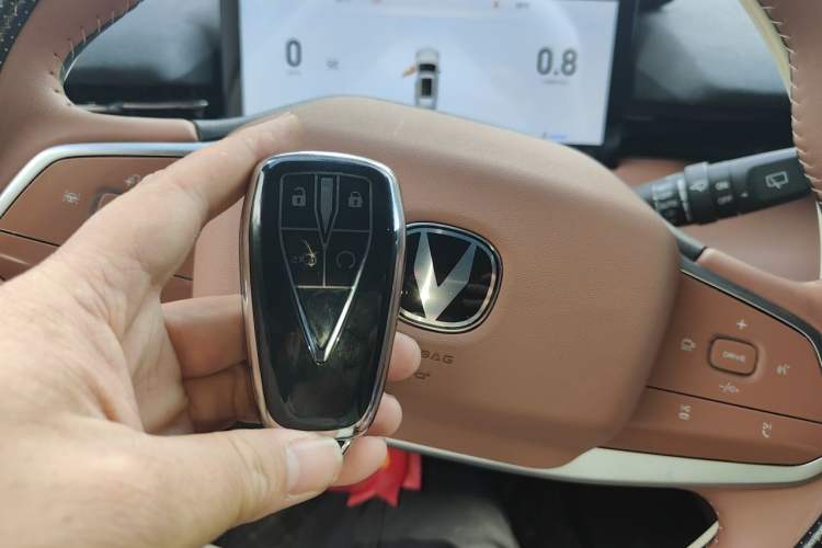Used CHANGAN UNI-Z 2025 1.5T Luxury Version Vehicle Key