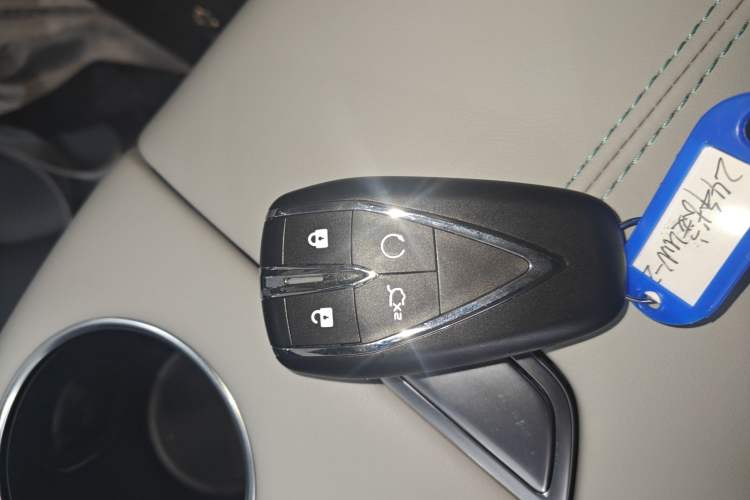 Used CHANGAN UNI-Z 2025 1.5T Premium Edition Vehicle Key