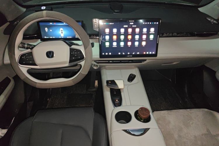 Used CHANGAN UNI-Z 2025 1.5T Premium Edition Center Console