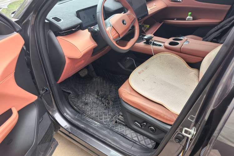 Used CHANGAN UNI-Z 2025 1.5T Premium Edition Driver Seat