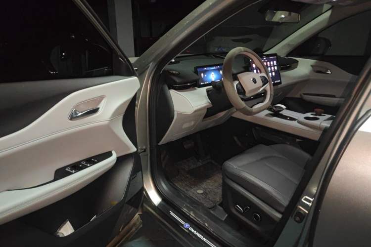 Used CHANGAN UNI-Z 2025 1.5T Premium Edition Driver Seat
