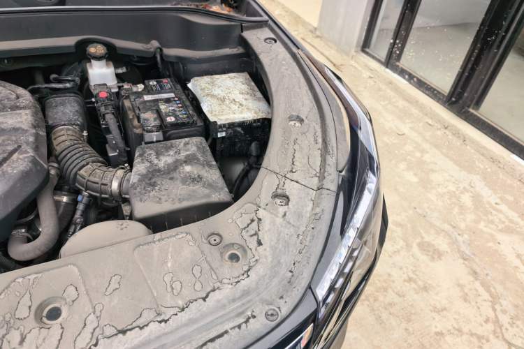 Used CHANGAN UNI-Z 2025 1.5T Premium Edition Engine Bay Left