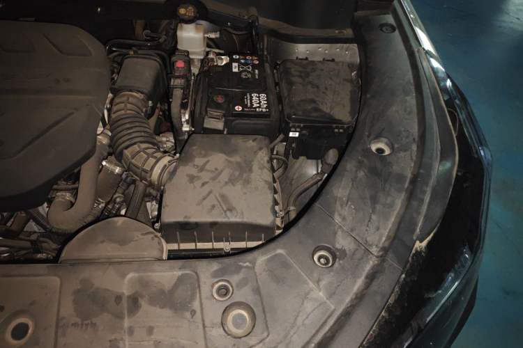 Used CHANGAN UNI-Z 2025 1.5T Premium Edition Engine Bay Left