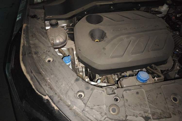 Used CHANGAN UNI-Z 2025 1.5T Premium Edition Engine Bay Right