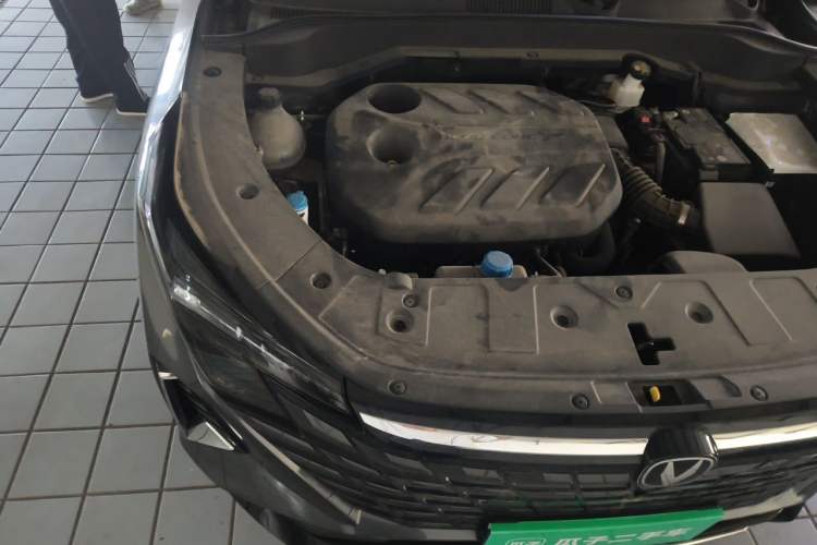 Used CHANGAN UNI-Z 2025 1.5T Premium Edition Engine Bay Right