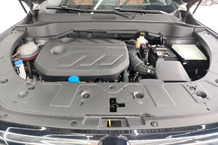 Used CHANGAN UNI-Z 2025 1.5T Premium Edition Engine Bay