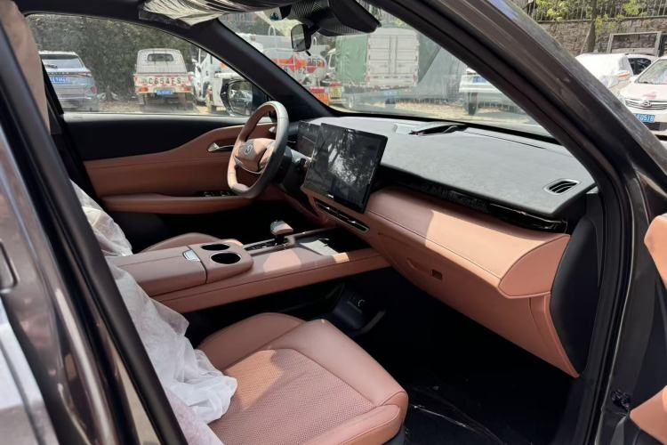Used CHANGAN UNI-Z 2025 1.5T Premium Edition Interior 3