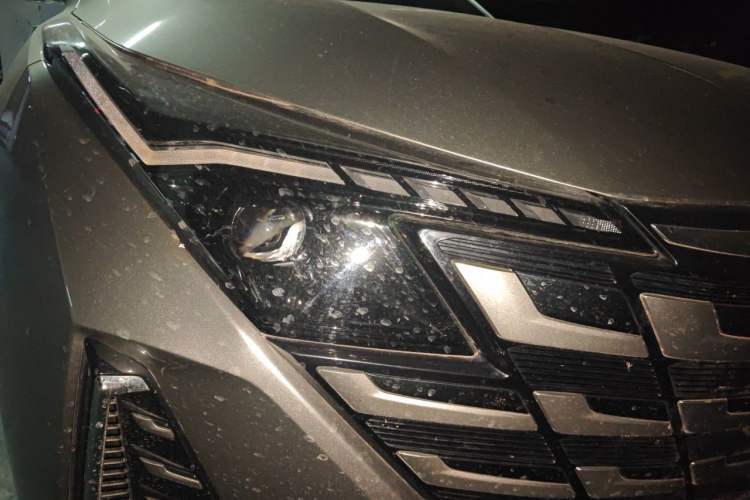 Used CHANGAN UNI-Z 2025 1.5T Premium Edition Right Front Headlight