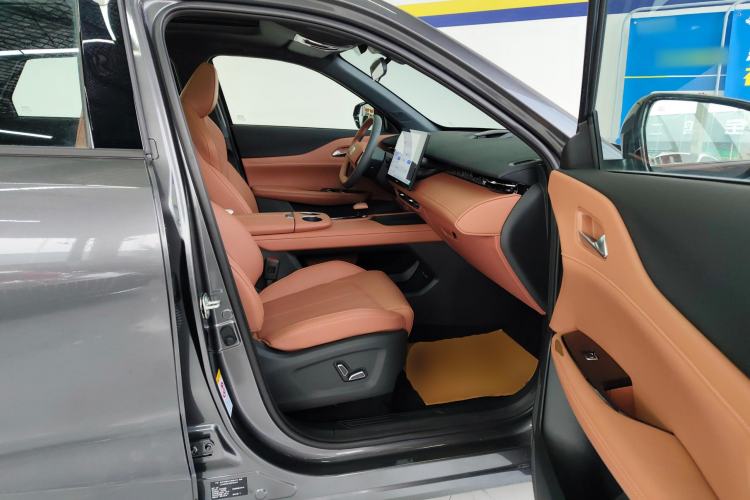 Used CHANGAN UNI-Z 2025 1.5T Premium Edition Right Front Seat