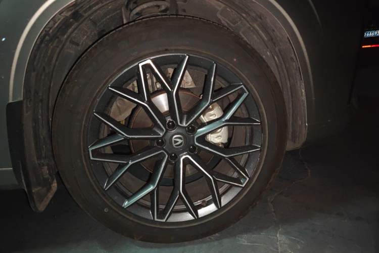 Used CHANGAN UNI-Z 2025 1.5T Premium Edition Right Front Wheel Hub