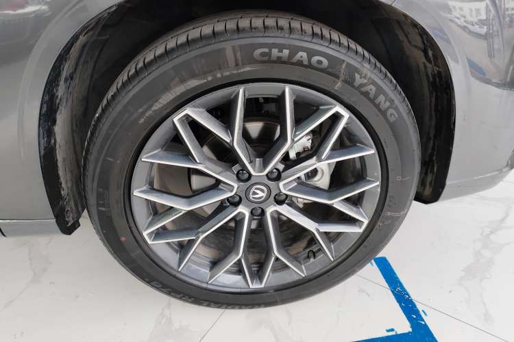 Used CHANGAN UNI-Z 2025 1.5T Premium Edition Right Front Wheel Hub