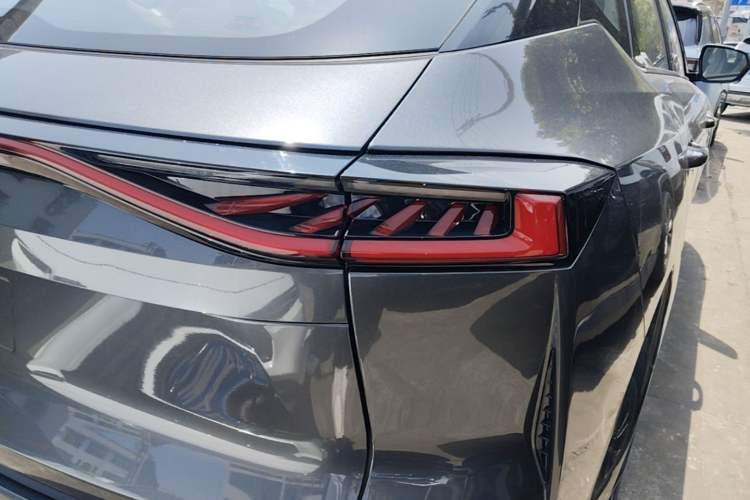 Used CHANGAN UNI-Z 2025 1.5T Premium Edition Right Rear Taillight