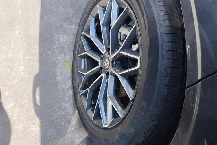 Used CHANGAN UNI-Z 2025 1.5T Premium Edition Right Rear Wheel Hub