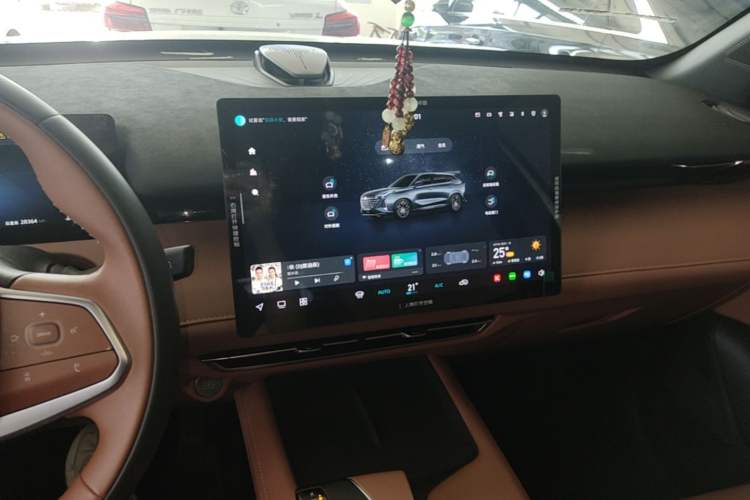 Used CHANGAN UNI-Z 2025 1.5T Luxury Version Audio And AC Panel