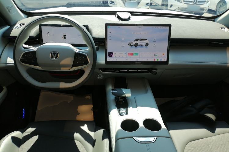 Used CHANGAN UNI-Z 2025 1.5T Luxury Version Center Console