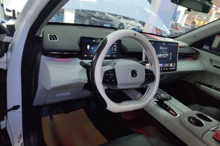 Used CHANGAN UNI-Z 2025 1.5T Premium Edition Center Console