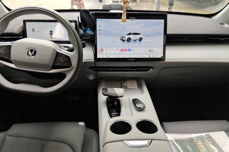 Used CHANGAN UNI-Z 2025 1.5T Premium Edition Center Console