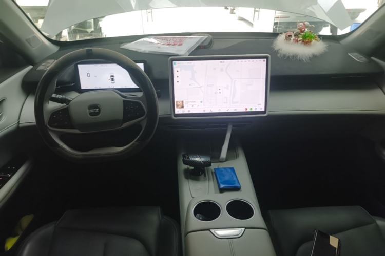 Used CHANGAN UNI-Z 2025 1.5T Premium Edition Center Console