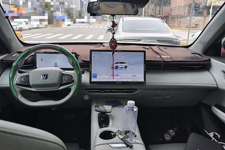 Used CHANGAN UNI-Z 2025 1.5T Premium Edition Center Console