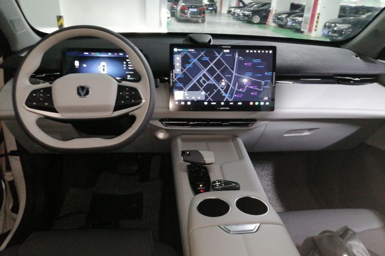 Used CHANGAN UNI-Z 2025 1.5T Luxury Version Center Console