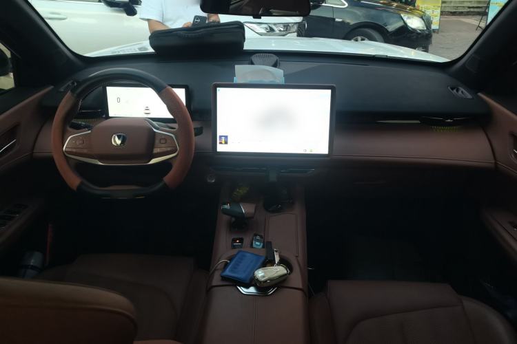 Used CHANGAN UNI-Z 2025 1.5T Premium Edition Center Console