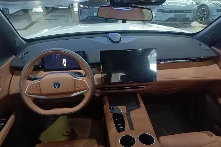 Used CHANGAN UNI-Z 2025 1.5T Premium Edition Center Console