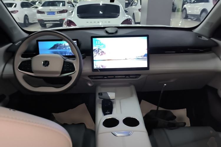 Used CHANGAN UNI-Z 2025 1.5T Luxury Version Center Console