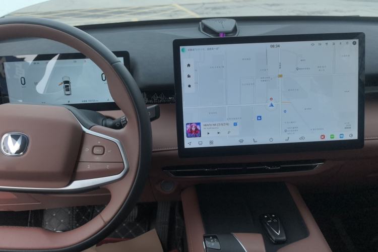 Used CHANGAN UNI-Z 2025 1.5T Premium Edition Center Console