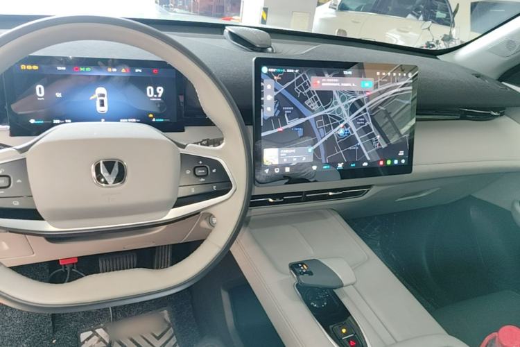 Used CHANGAN UNI-Z 2025 1.5T Luxury Version Center Console