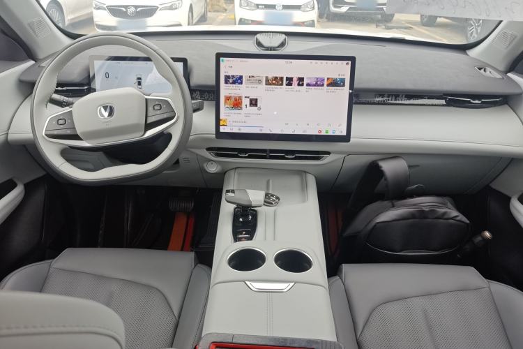 Used CHANGAN UNI-Z 2025 1.5T Premium Edition Center Console