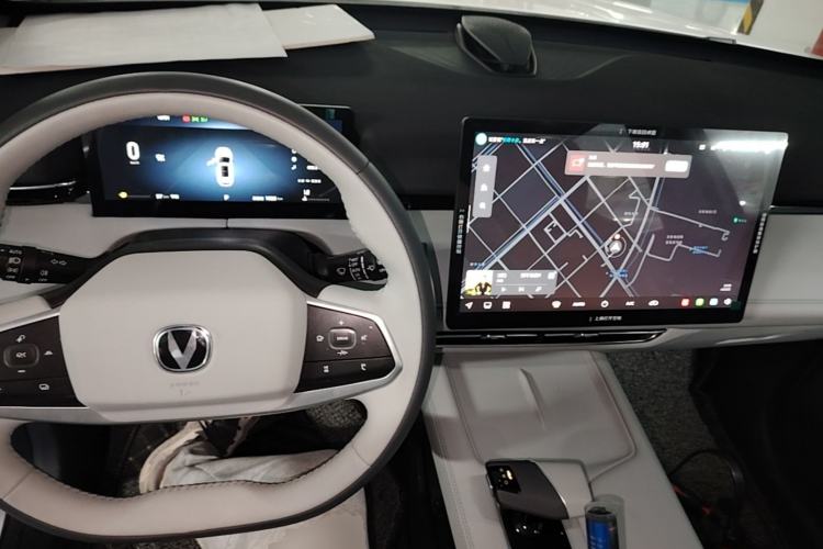 Used CHANGAN UNI-Z 2025 1.5T Luxury Version Center Console
