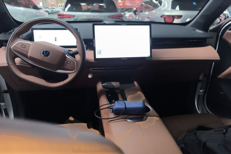 Used CHANGAN UNI-Z 2025 1.5T Premium Edition Center Console