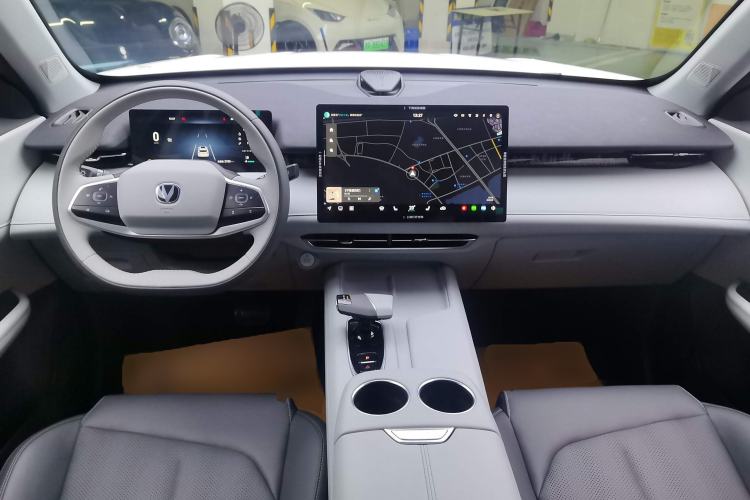 Used CHANGAN UNI-Z 2025 1.5T Premium Edition Center Console