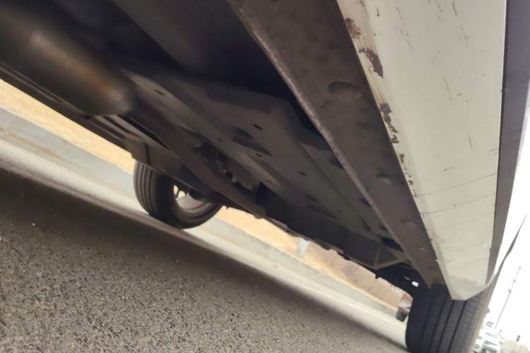 Used CHANGAN UNI-Z 2025 500Bar PRO Chassis Front Left