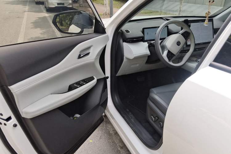 Used CHANGAN UNI-Z 2025 1.5T Premium Edition Driver Seat