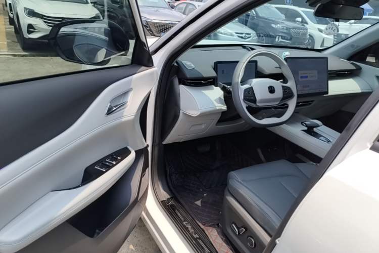 Used CHANGAN UNI-Z 2025 1.5T Premium Edition Driver Seat