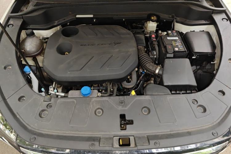 Used CHANGAN UNI-Z 2025 1.5T Luxury Version Engine Bay